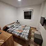 Stan Na Dan Uno Appartamento Modrica