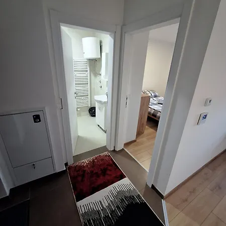 Stan Na Dan Uno Apartment